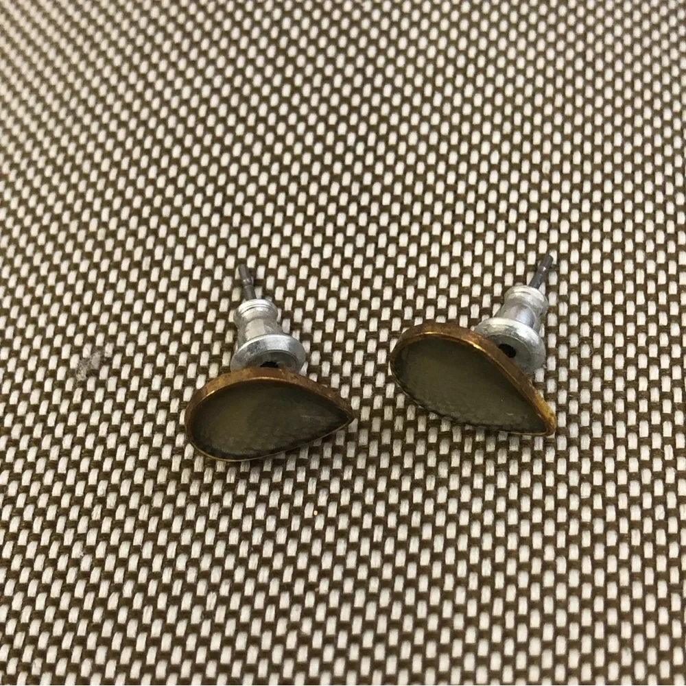 Post Earrings Light Green Gold Tone